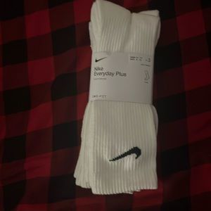 Nike everyday plus dri-fit socks
